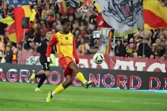 皇马西甲联赛惨败剖析：马竞精妙战术与皇马失误全解析